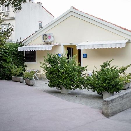 Apartments Vladimir 2835 Rab Town Exterior photo